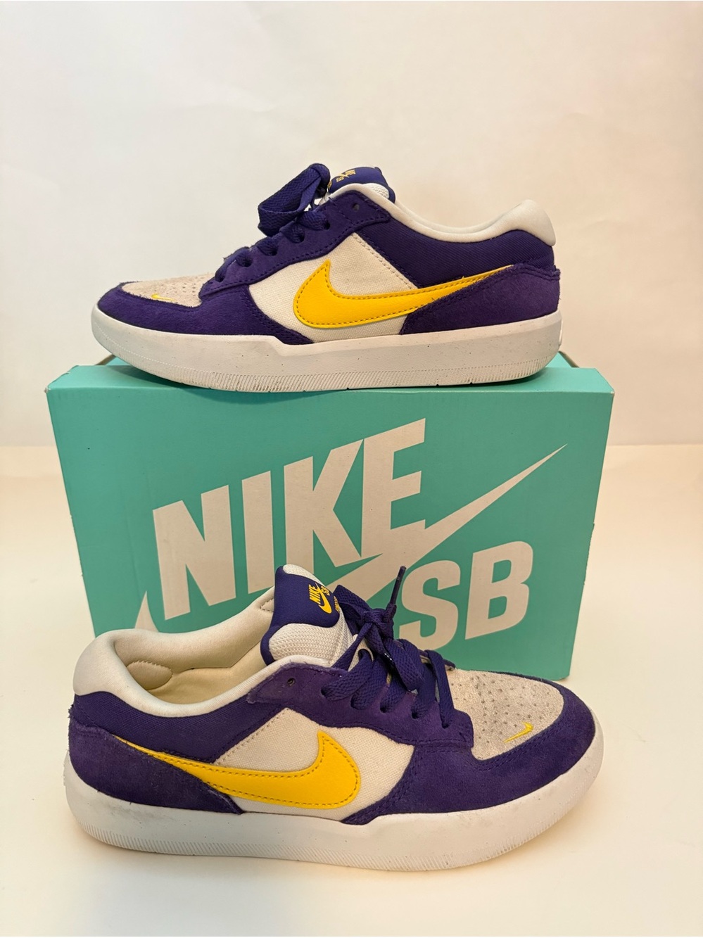 NIKE SB FORCE 58 Court Purple/ Amarillo-White LSU MENS 6 Wms 7.5